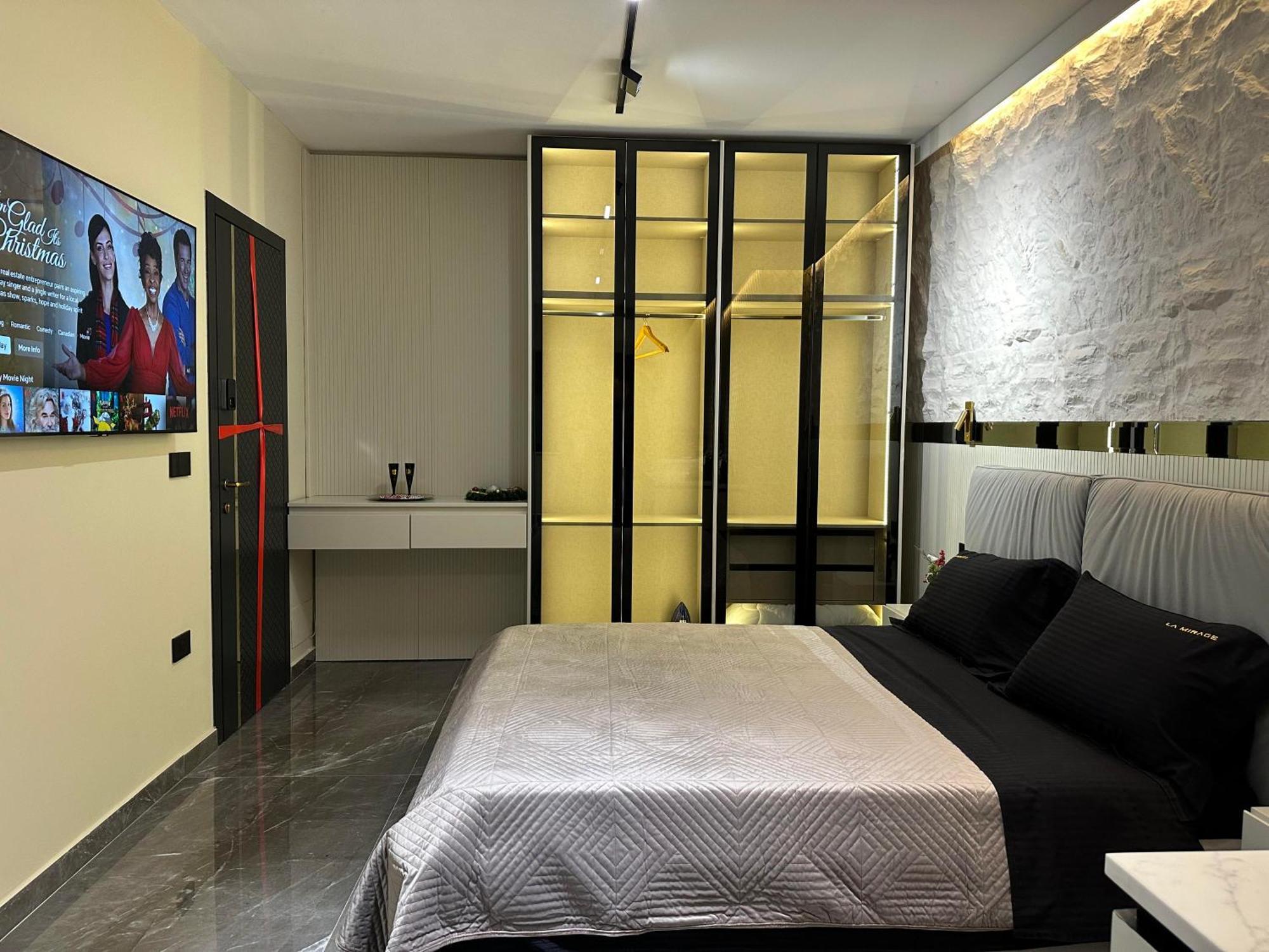La Mirage Suites & Apartments Тирана Екстер'єр фото