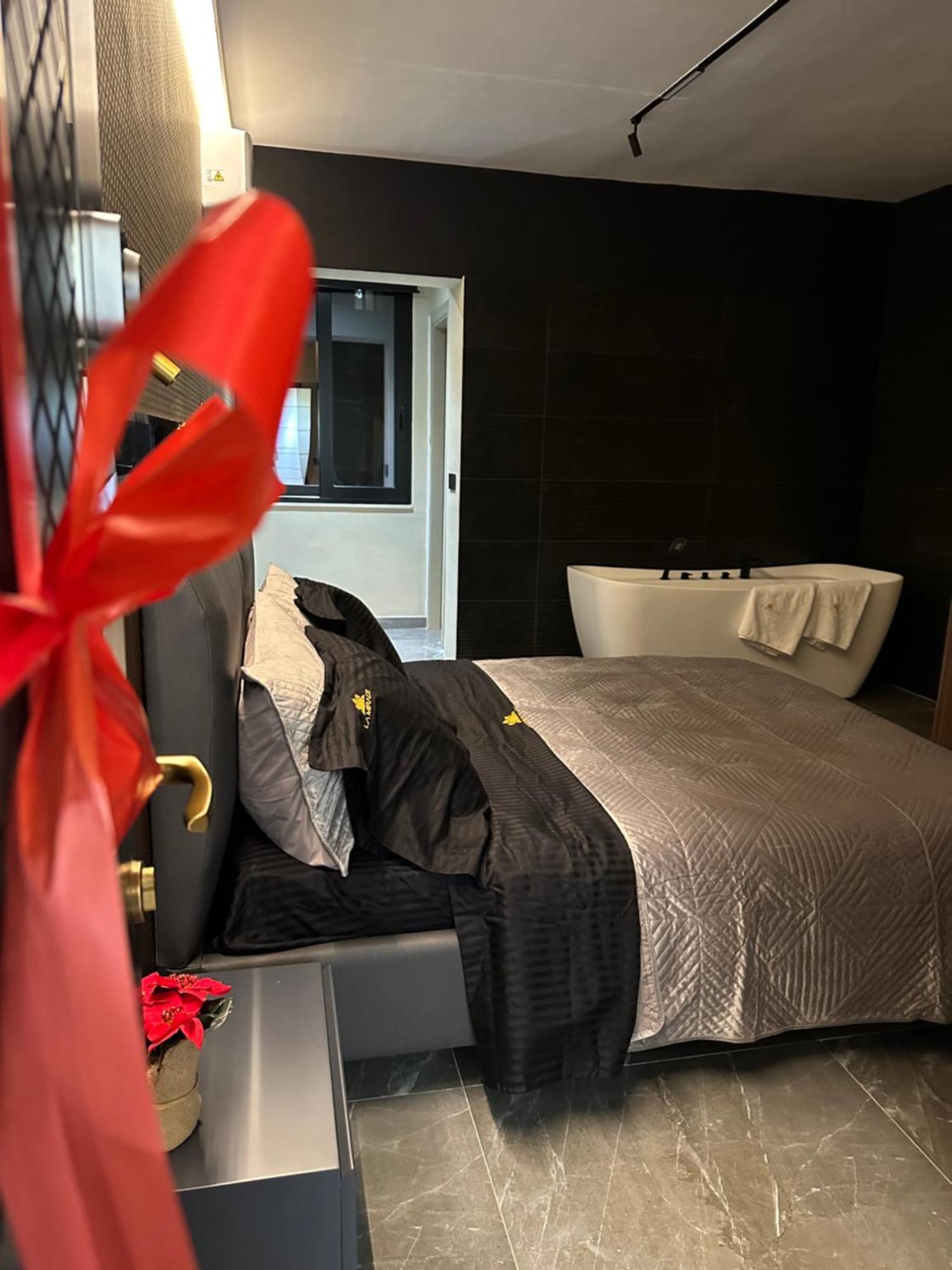 La Mirage Suites & Apartments Тирана Екстер'єр фото