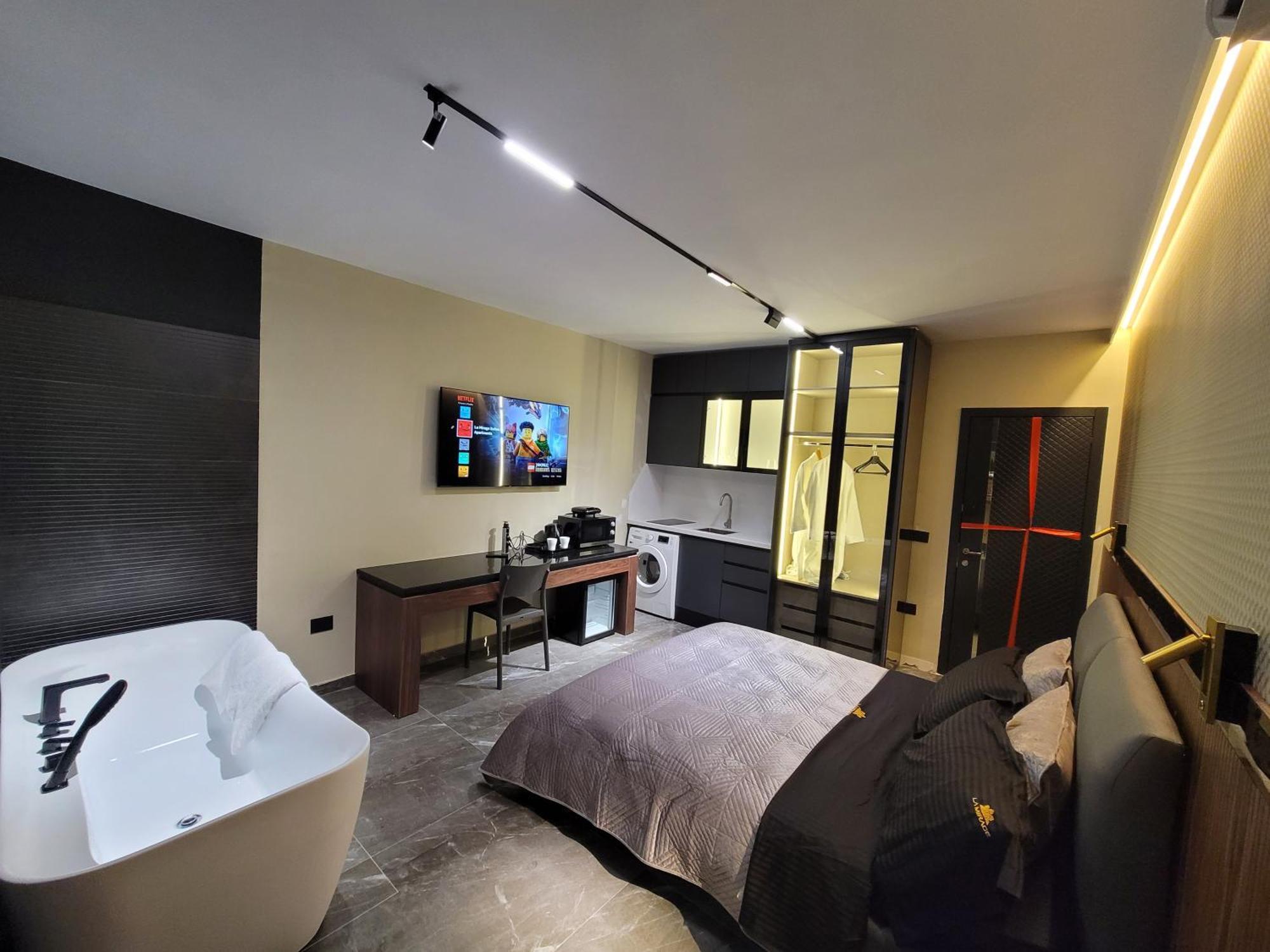 La Mirage Suites & Apartments Тирана Екстер'єр фото